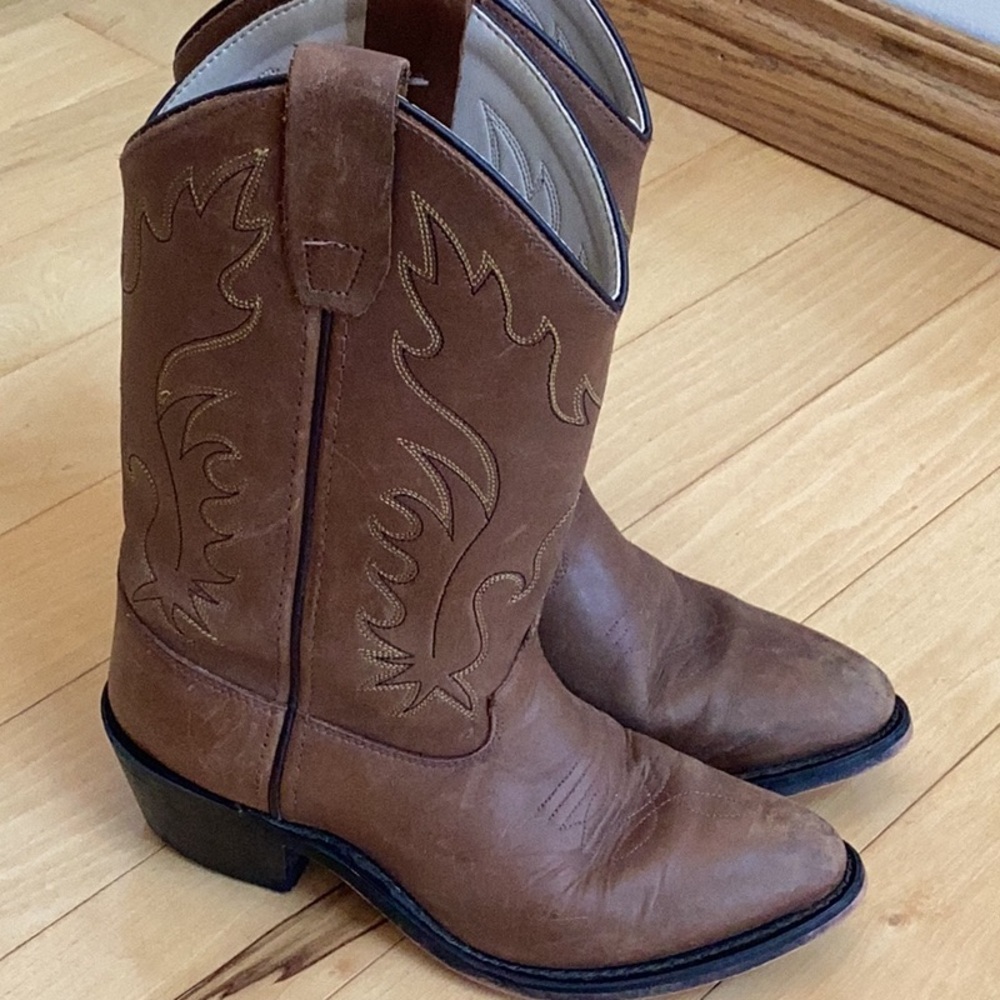 Old West brown Leather Cowboy Boots - youth size 4.0-D